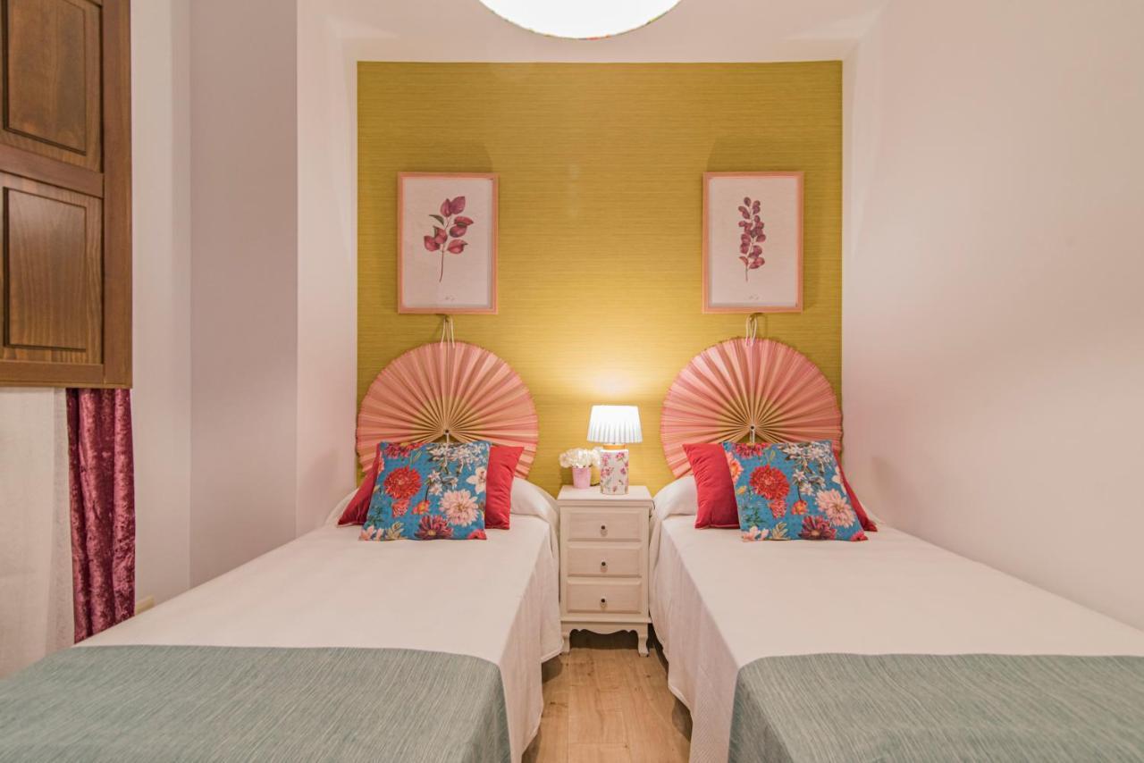 Qh Plaza De La Trinidad Apartment Granada Bagian luar foto