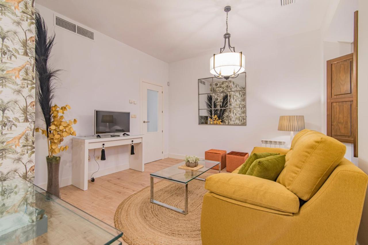 Qh Plaza De La Trinidad Apartment Granada Bagian luar foto