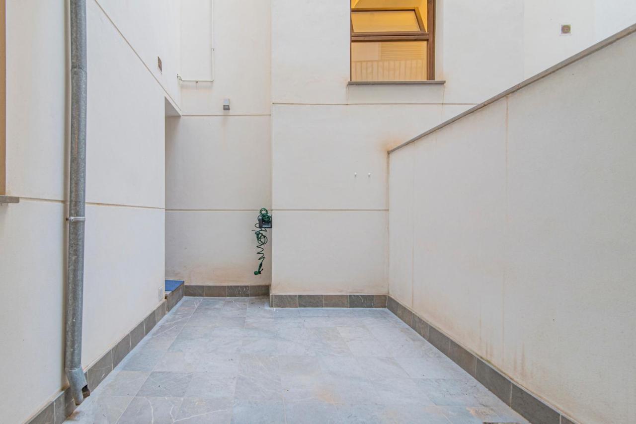 Qh Plaza De La Trinidad Apartment Granada Bagian luar foto