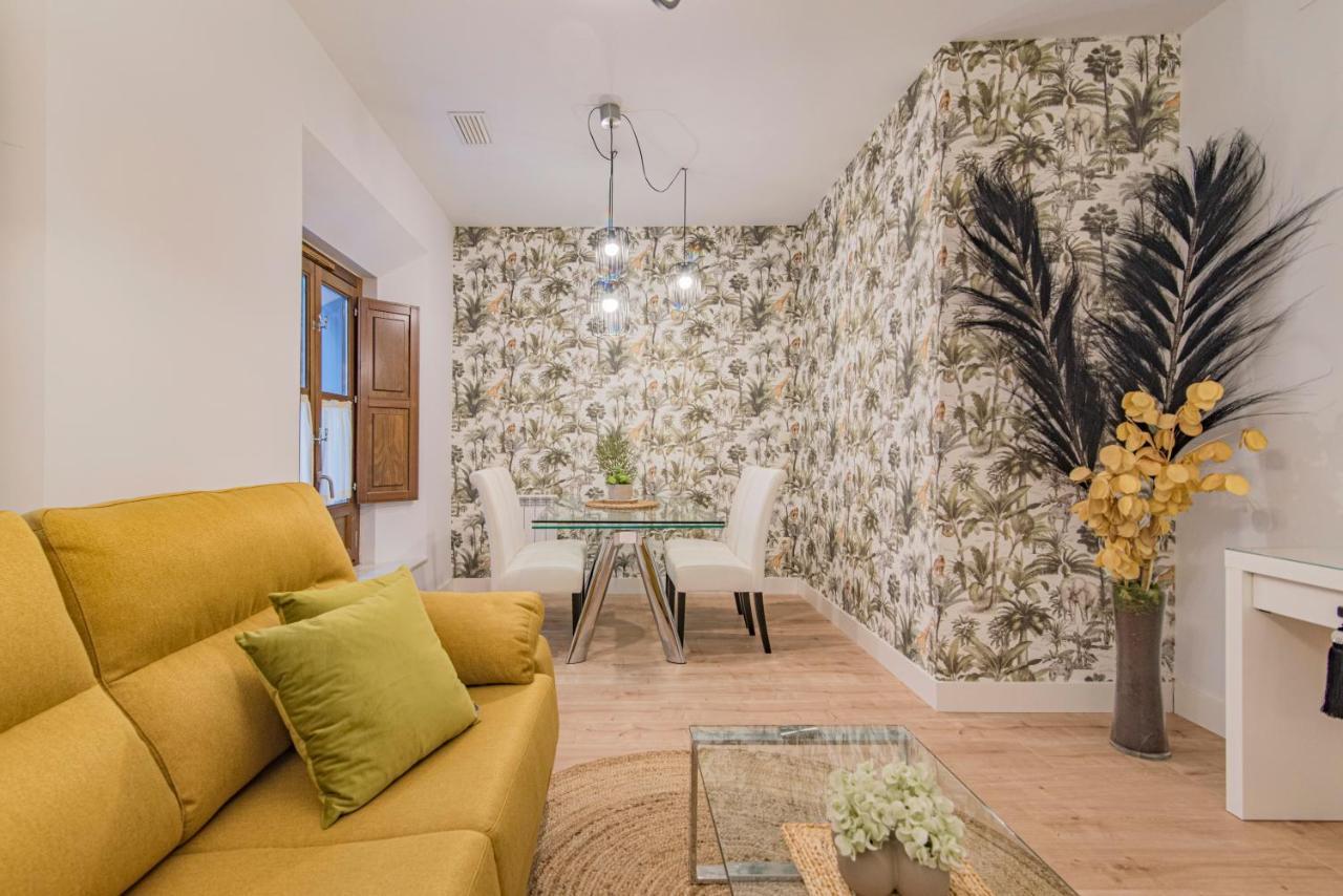 Qh Plaza De La Trinidad Apartment Granada Bagian luar foto